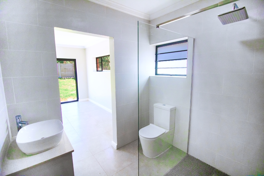 3 Bedroom Property for Sale in Wavecrest Eastern Cape